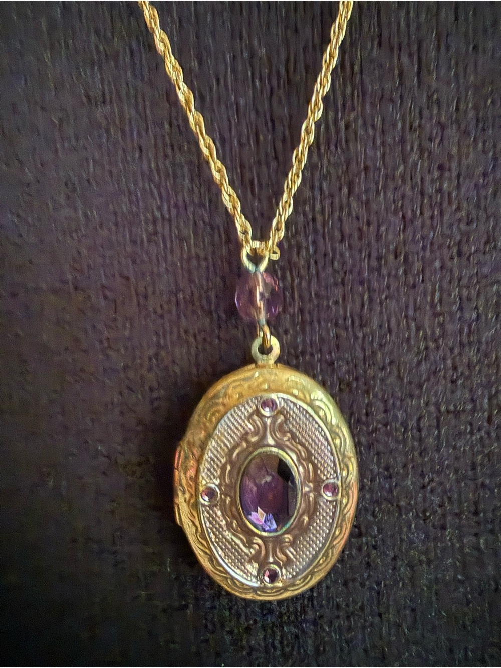 Vintage Avon 2001-2002 Purple Rhinestone Oval Locket Necklace Gold Tone